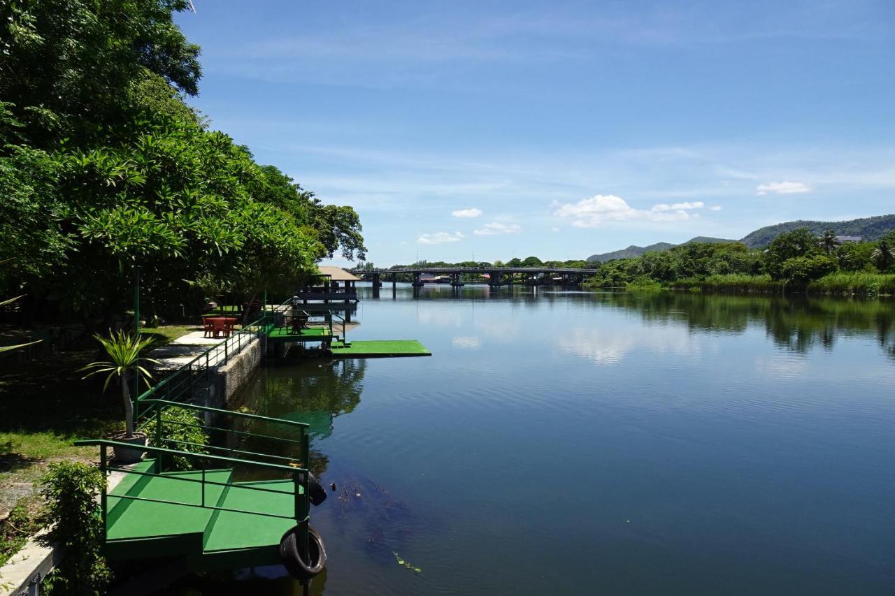 West Wonder Riverside Resort Kanchanaburi Extérieur photo